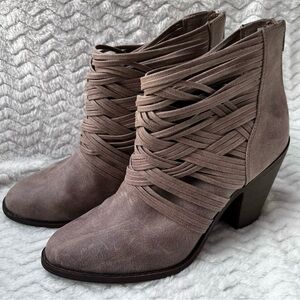 Fergalicious Zippered Booties